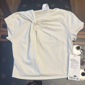 Lululemon Athletica Cream Short Sleeve Top